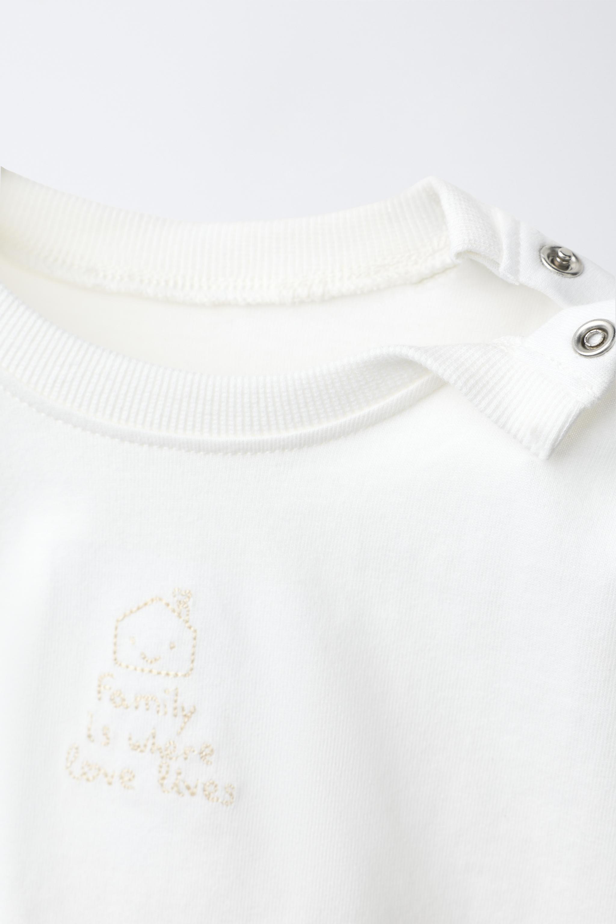 EMBROIDERED T-SHIRT